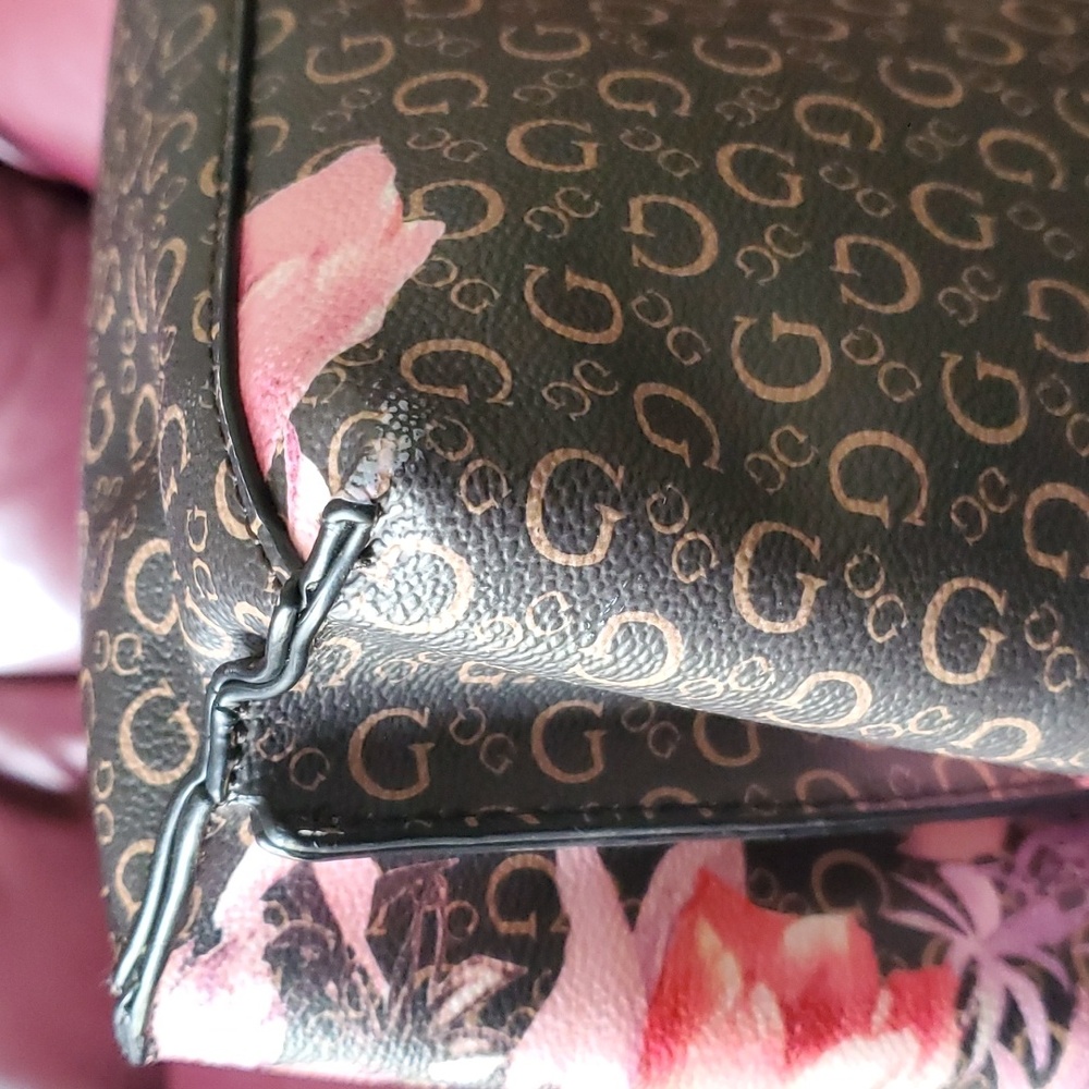 GUESS PURSE - Picture 5 of 5